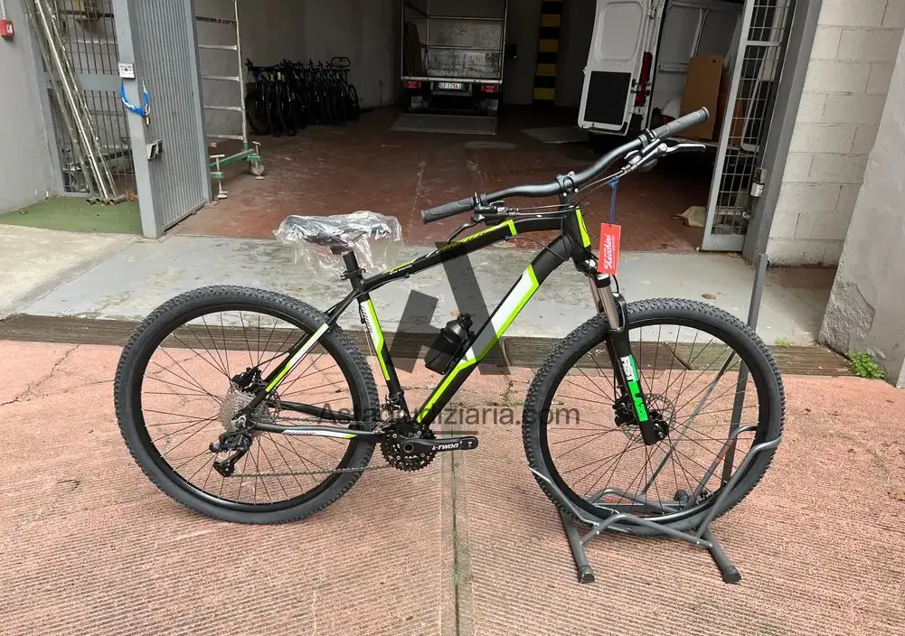 Aste giudiziarie: alcuni oggetti all'asta