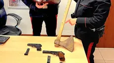 Le pistole riconsegnate al proprietario - © www.giornaledibrescia.it