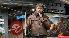 Il cantautore EroCaddeo all'Elnos