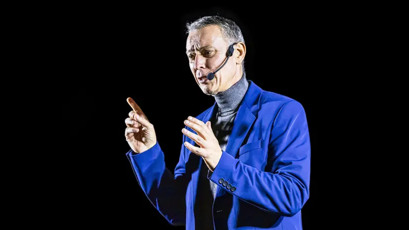 Il narratore Emanuele Turelli - © www.giornaledibrescia.it