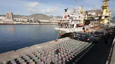 La droga trovata a bordo della nave mercantile - Foto Epa/Ramon de la Rocha © www.giornaledibrescia.it