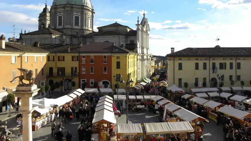 Una passata edizione della fiera a Lonato - © www.giornaledibrescia.it