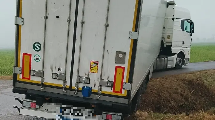 Il mezzo pesante è rimasto bloccato tra Montirone e Bagnolo Mella © www.giornaledibrescia.it