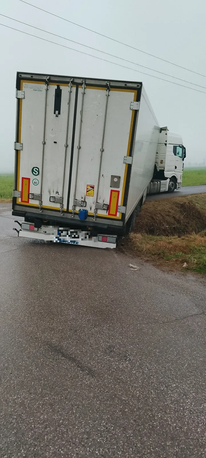 Il mezzo pesante è rimasto bloccato tra Montirone e Bagnolo Mella © www.giornaledibrescia.it