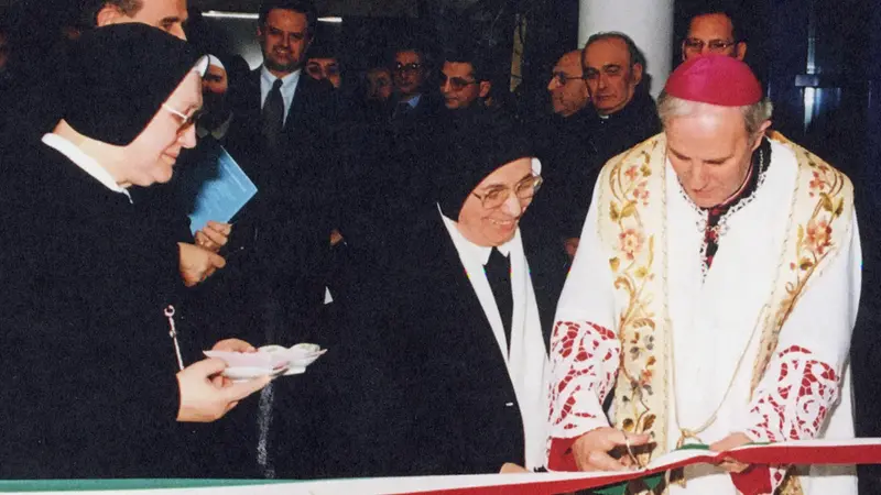 L'inaugurazione dell'Hospice con il vescovo Foresti - © www.giornaledibrescia.it