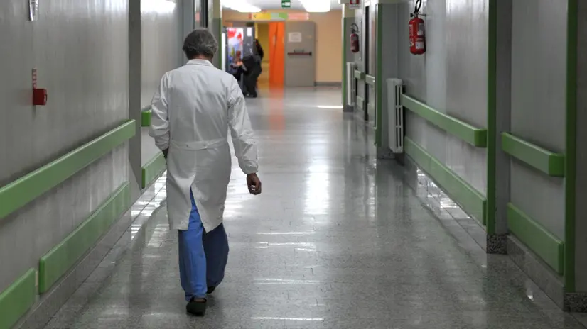 Medico in ospedale - © www.giornaledibrescia.it