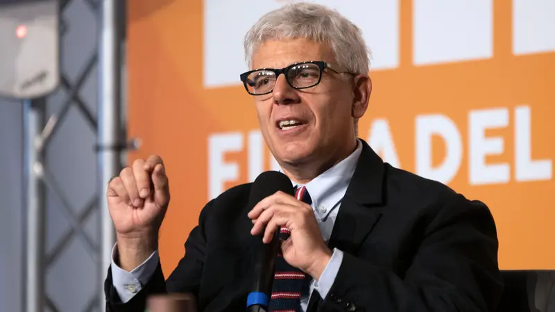 L' autore Giuseppe Lupo