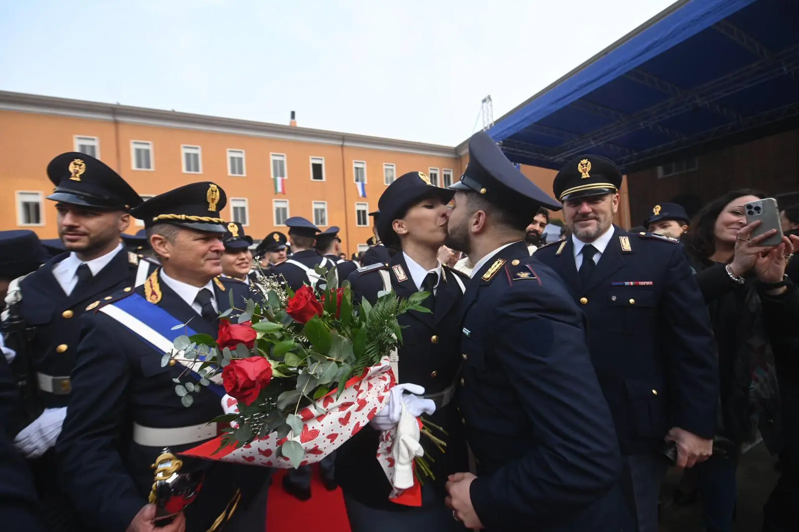 Il giuramento degli Agenti allievi alla Polgai