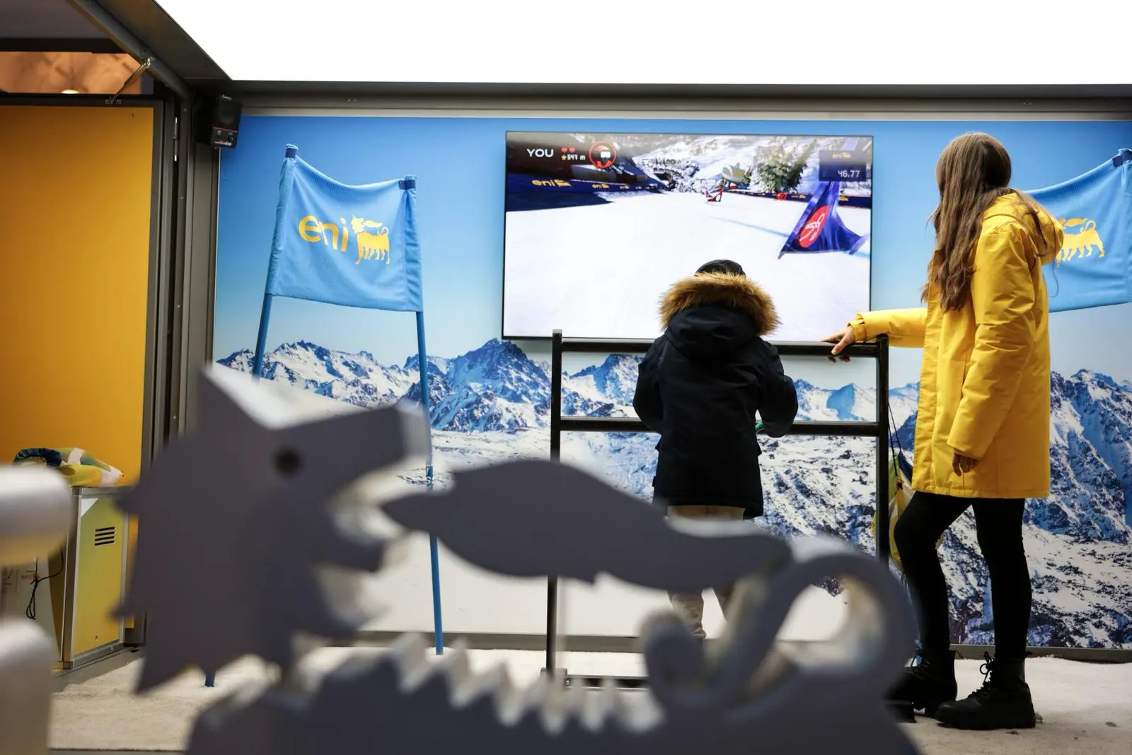 L'attesa per la Fiamma Olimpica in piazza Vittoria a Brescia