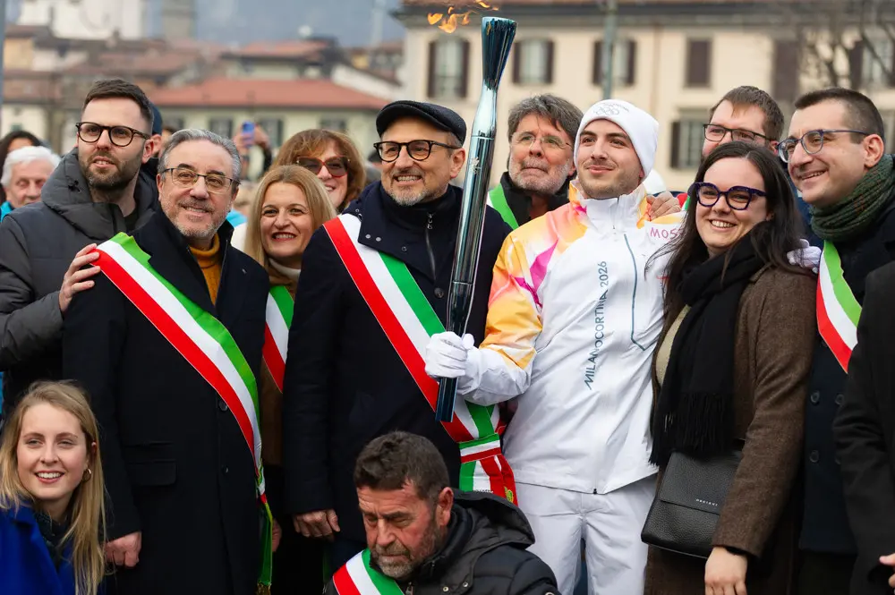 La Fiamma olimpica tra Sarnico e Paratico