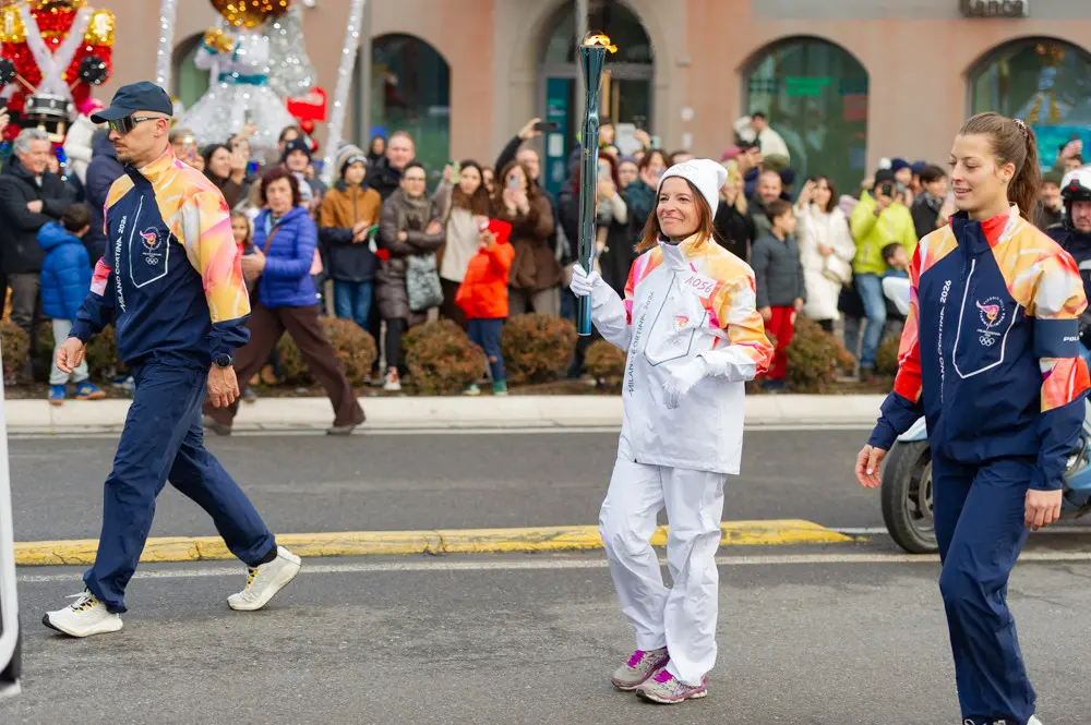 La Fiamma olimpica tra Sarnico e Paratico