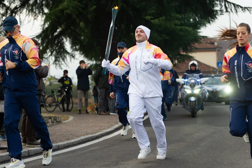 La Fiamma olimpica tra Sarnico e Paratico