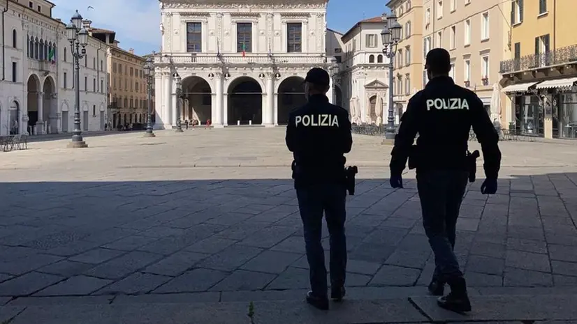 Controlli di Polizia davanti alla Loggia