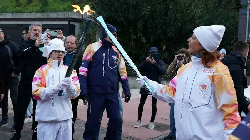 Il passaggio della Fiamma olimpica da Desenzano del Garda