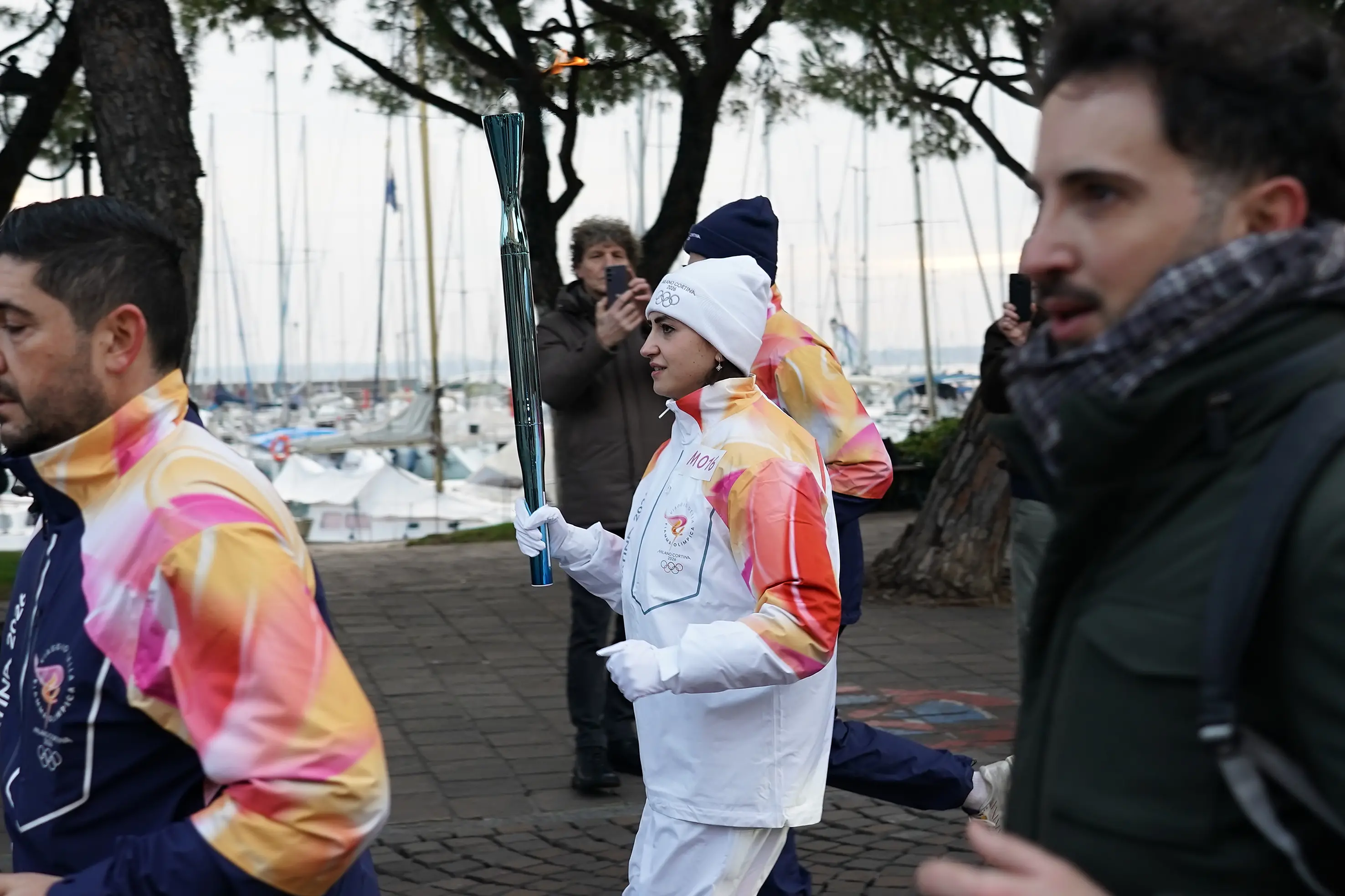 Il passaggio della Fiamma olimpica da Desenzano del Garda