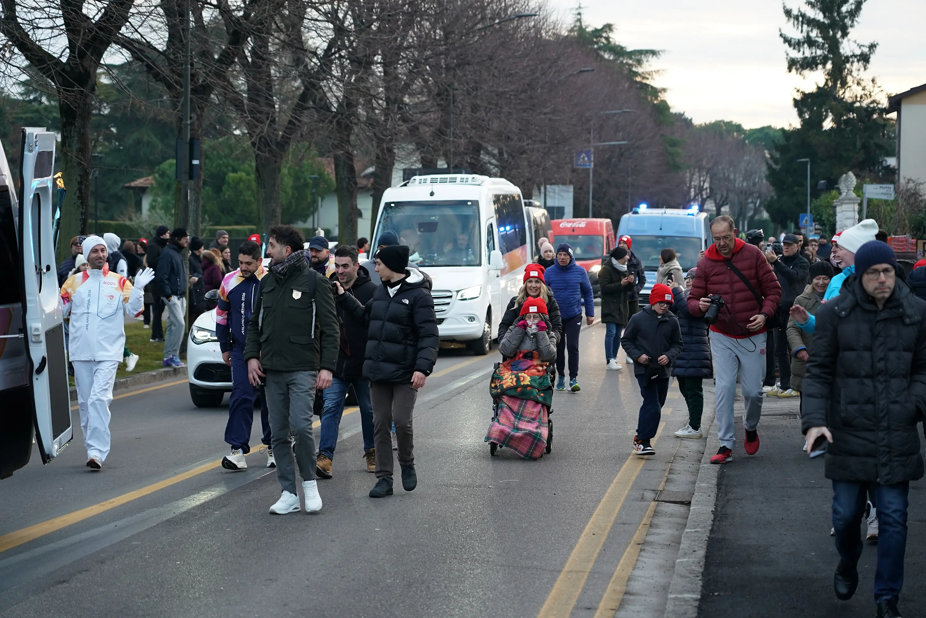 Il passaggio della Fiamma olimpica da Desenzano del Garda