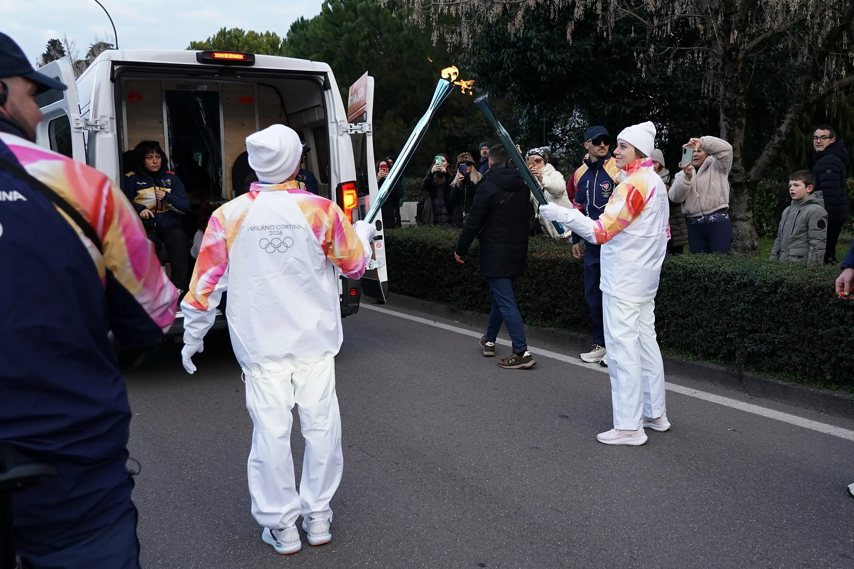Il passaggio della Fiamma olimpica da Desenzano del Garda