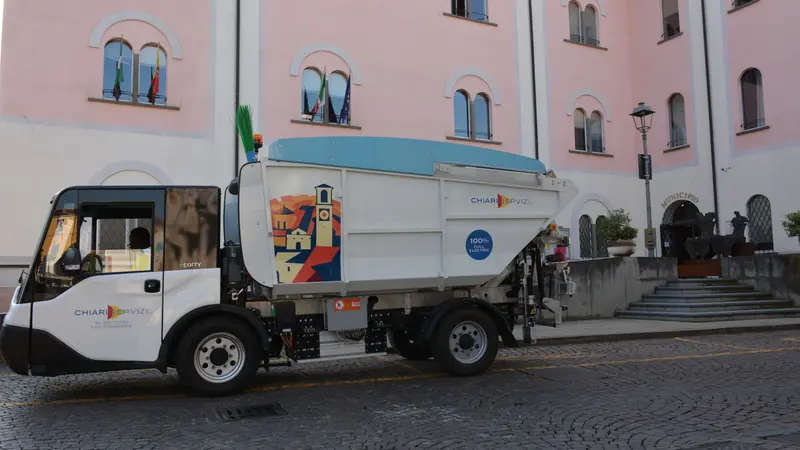 Un mezzo in dotazione a Chiari Servizi - © www.giornaledibrescia.it