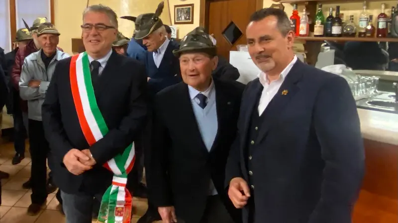 Nel 2023, la festa per i 100 anni di Guido Meloni (al centro) © www.giornaledibrescia.it