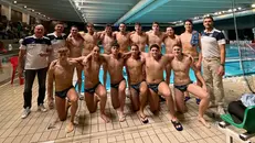 Gli atleti della Brescia Waterpolo - © www.giornaledibrescia.it