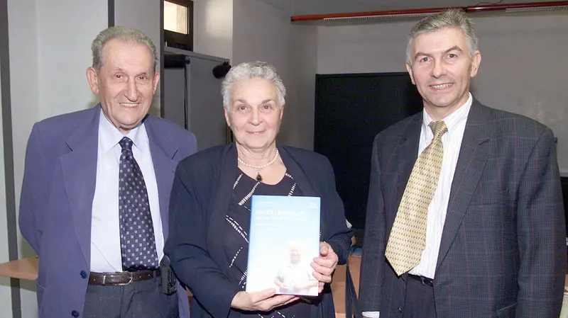 Ameraldi Margherita, moglie di Oberto Ameraldi, con Mario Pedini e Vittorio Volpi, autore del libro © www.giornaledibrescia.it