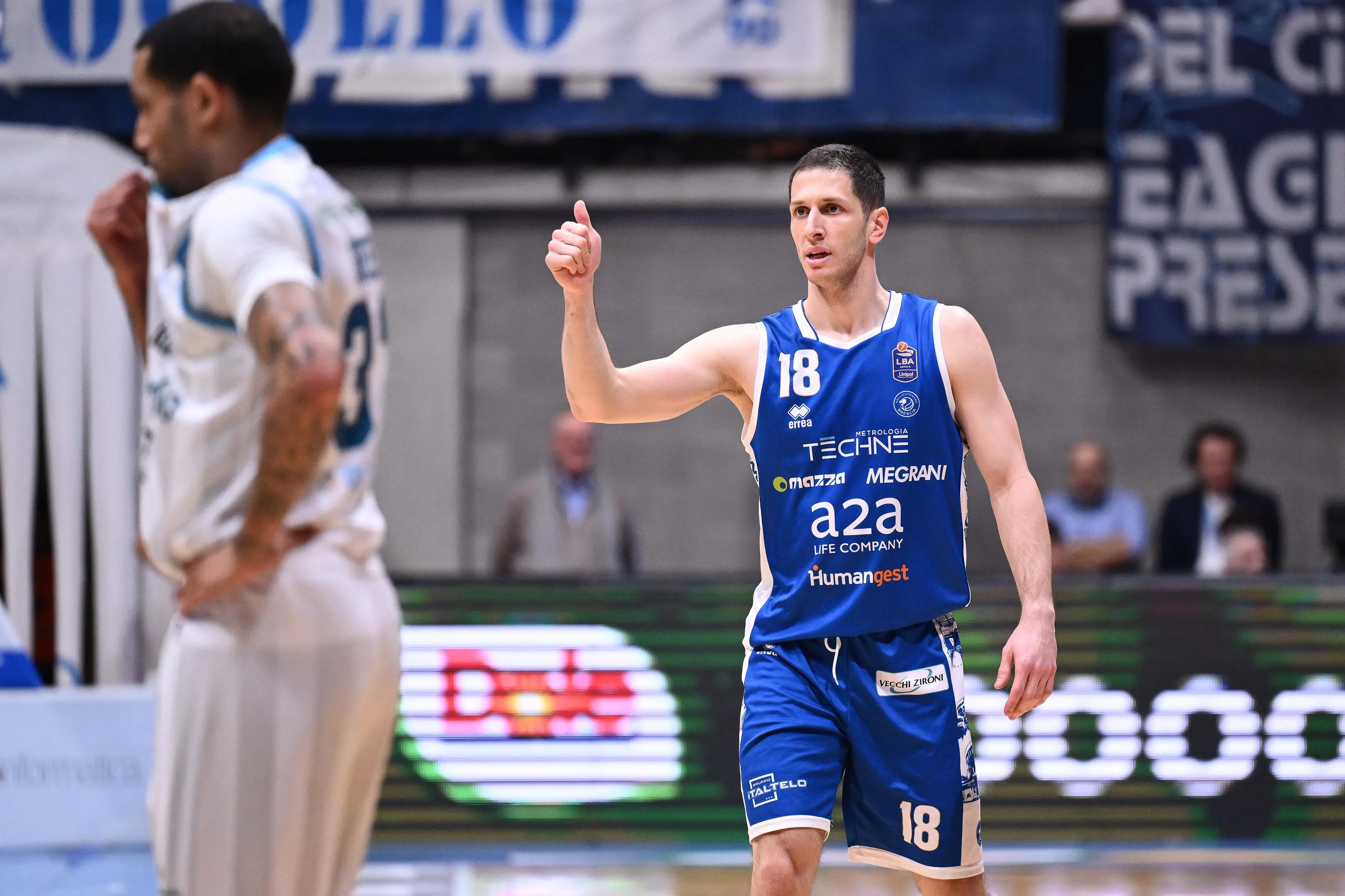 Basket: le immagini di Cantù-Germani Brescia