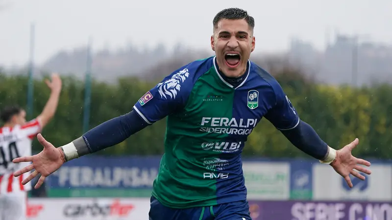 Crespi con la maglia della FeralpiSalò - Foto New Reporter Perteghella © www.giornaledibrescia.it