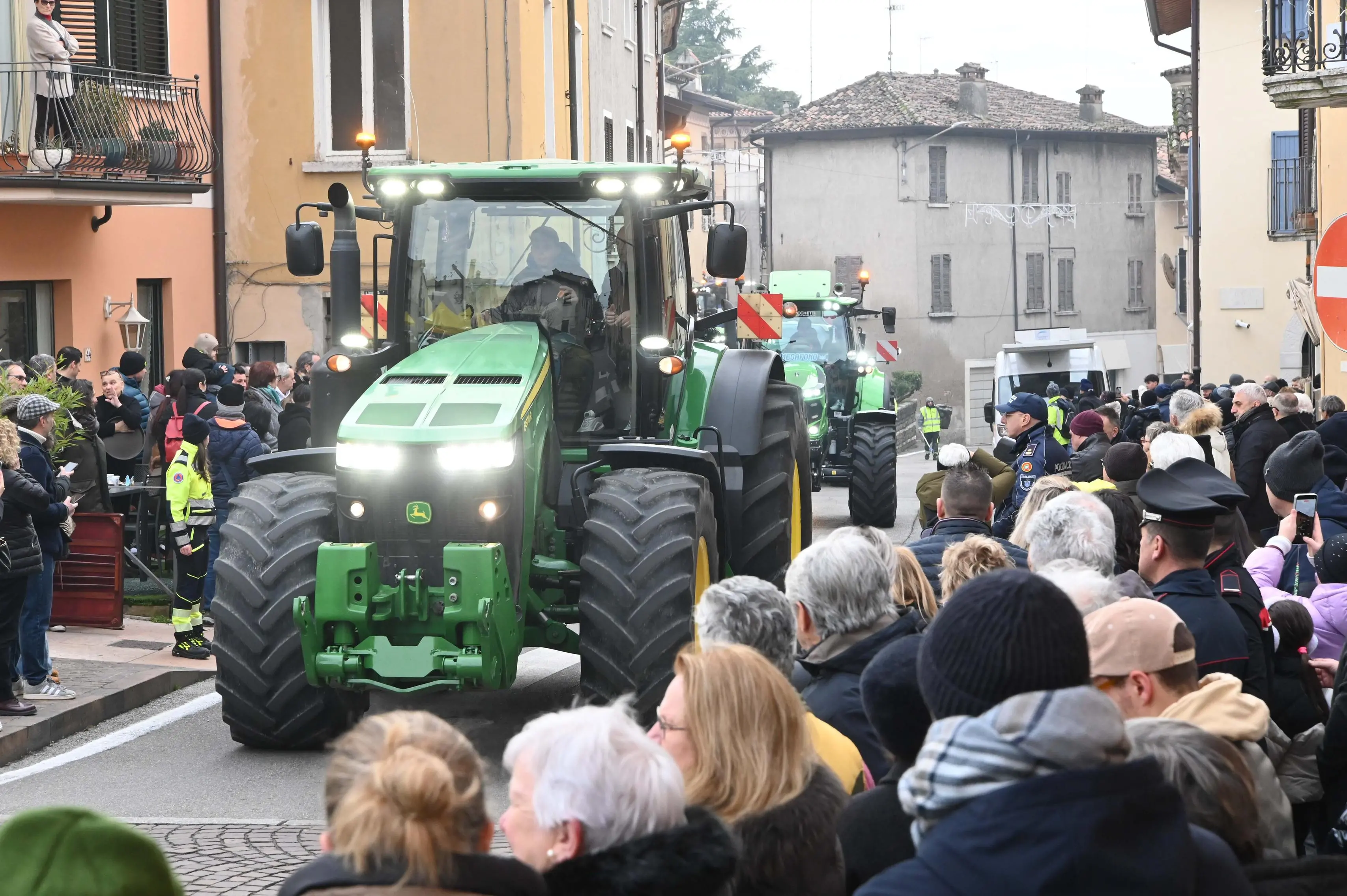 LONATO IN PIAZZA CON NOI REDAZIONE PROVINCIA 18-01-2026  GABRIELE STRADA NEW EDEN GROUP 