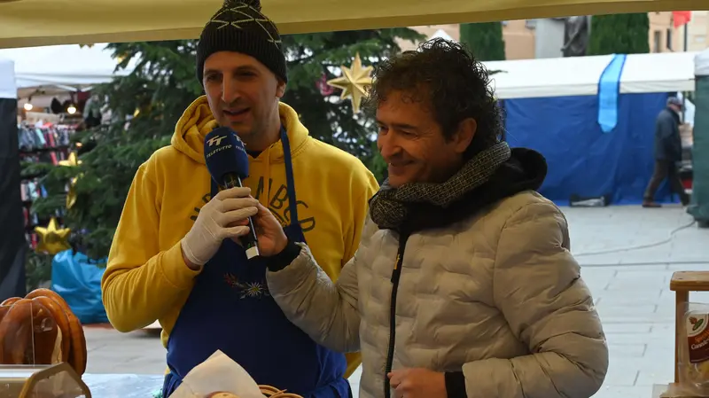 In vendita alla fiera anche prodotti tipici del territorio - Foto Gabriele Strada/Neg © www.giornaledibrescia.it