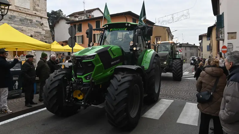 La sfilata dei trattori - Foto Gabriele Strada/Neg © www.giornaledibrescia.it