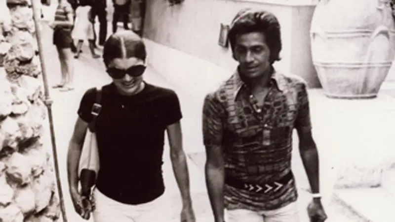 Valentino con Jackie Kennedy Onassis - Foto Ansa © www.giornaledibrescia.it