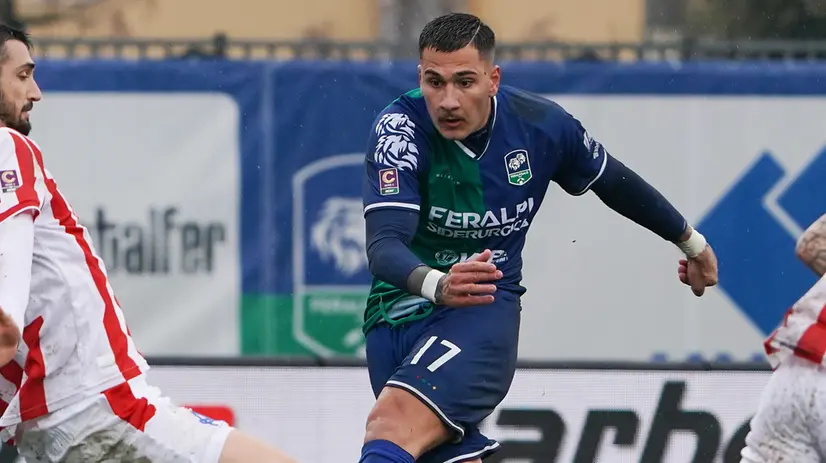 Crespi con la maglia della FeralpiSalò - Foto New Reporter Perteghella © www.giornaledibrescia.it