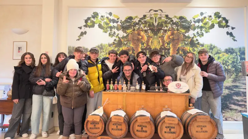Gli studenti dell'Olivelli Putelli alla scoperta di una acetaia di Modena