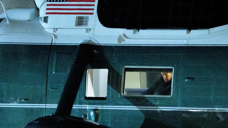 Donald Trump sul Marine One in partenza per la Svizzera