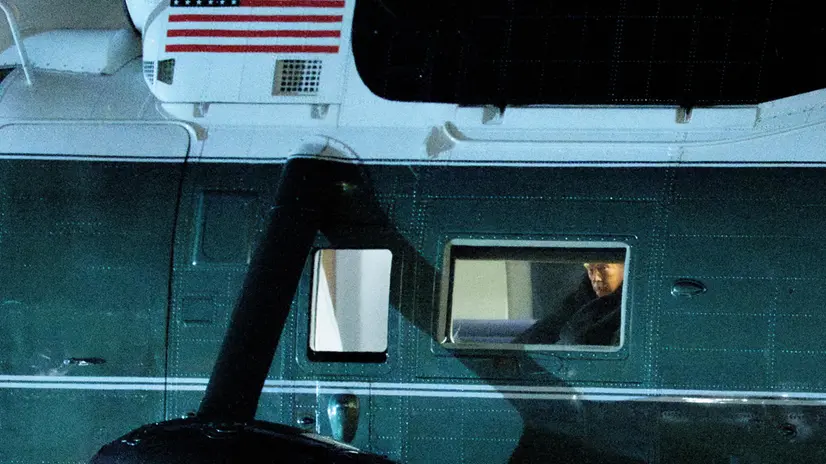 Donald Trump sul Marine One in partenza per la Svizzera