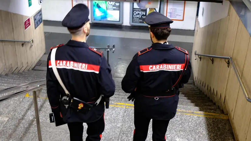 Per la nota truffa, ora usano anche nomi di veri carabinieri in servizio (foto d'archivio di due ufficiali dell'Arma)