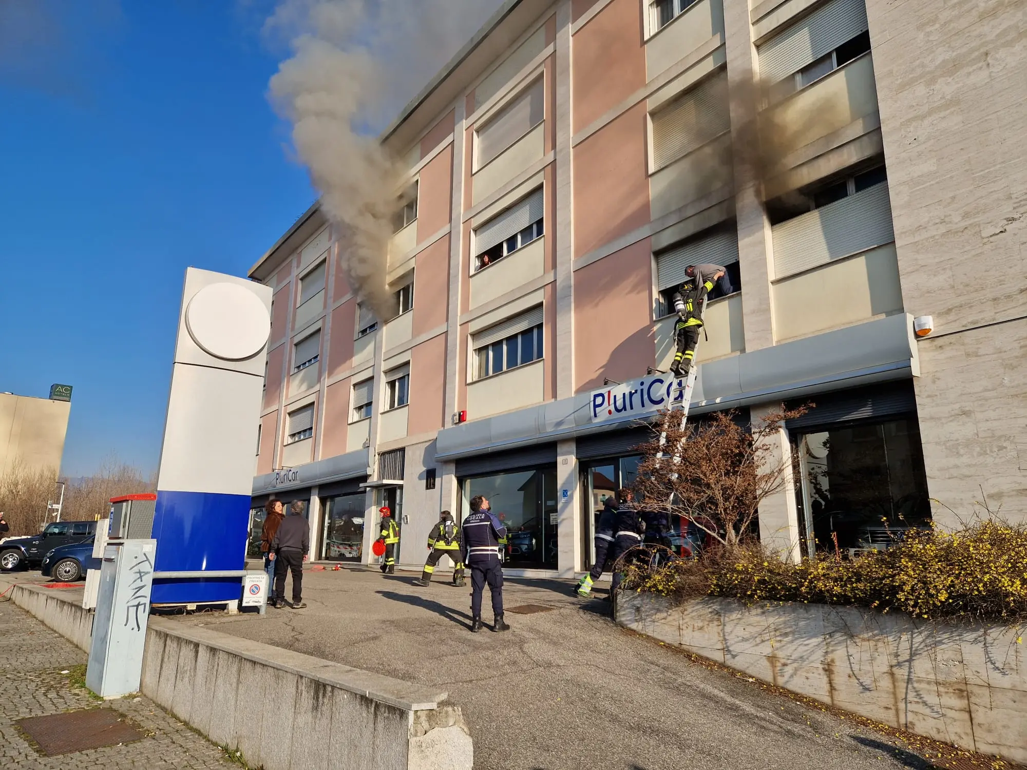 L'incendio tra via Togni e via Dalmazia