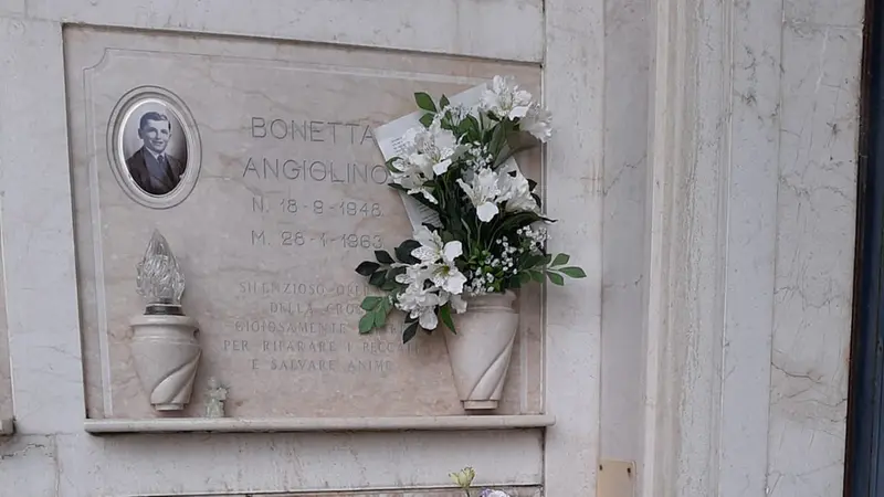 La tomba di Angiolino Bonetta a Cigole