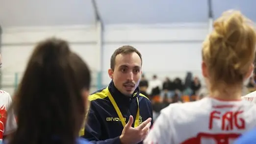 L'allenatore del Leno femminile Arnau Ortuno Serra - © www.giornaledibrescia.it