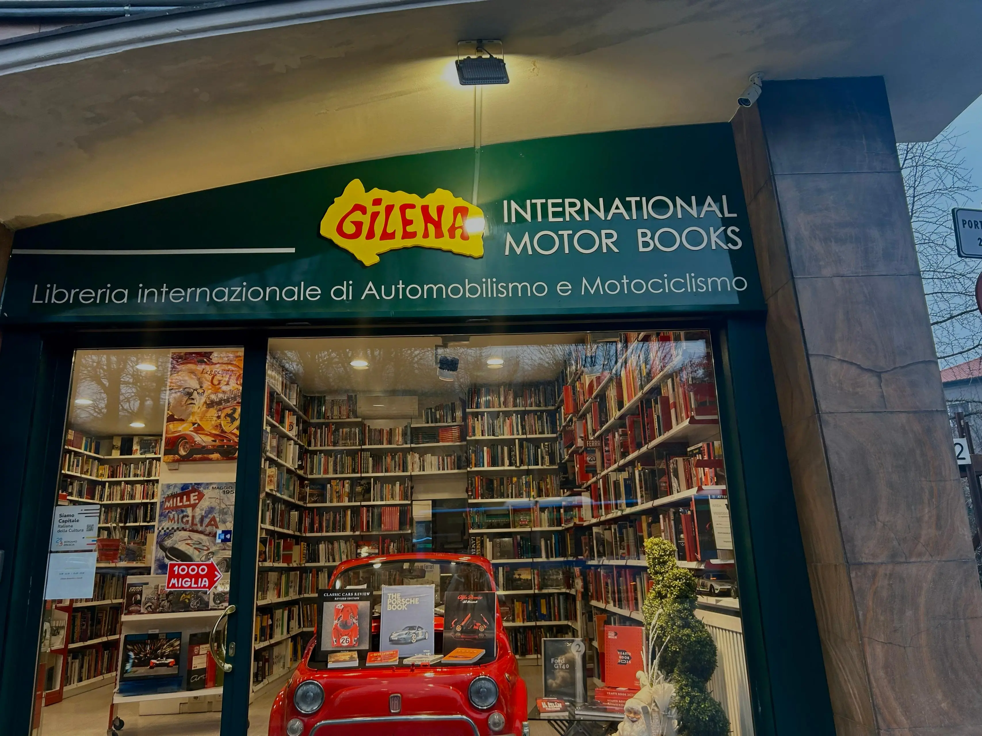 Gilena International Motor Books in viale Venezia