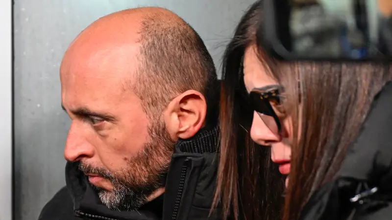 Jacques Moretti con la moglie Jessica - Foto Epa/Alessandro Della Valle © www.giornaledibrescia.it