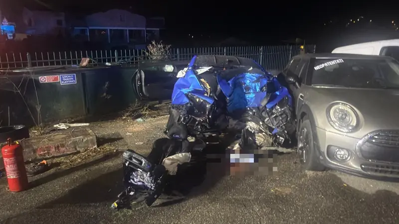 L'auto dopo il tragico schianto - © www.giornaledibrescia.it