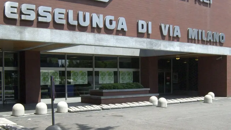 Via Milano supermercato Esselunga - © www.giornaledibrescia.it