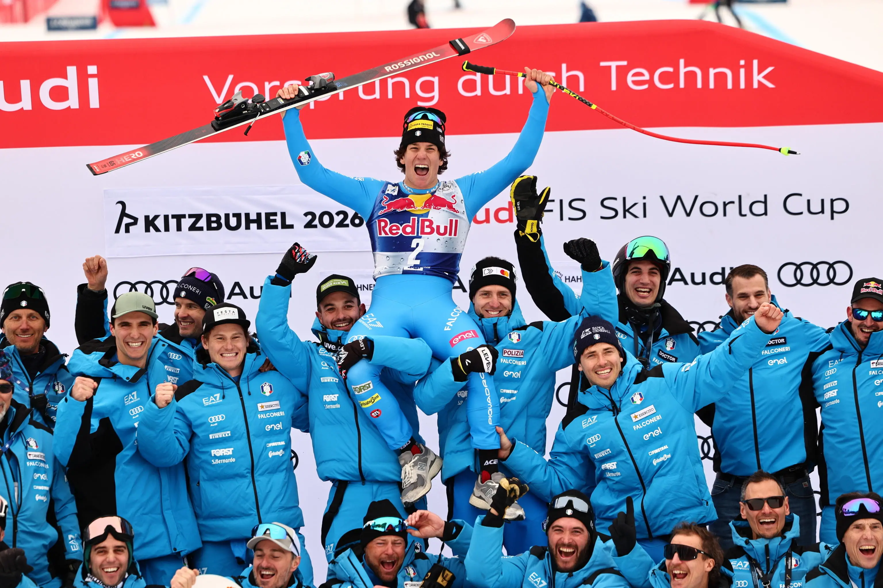 Giovanni Franzoni sul podio di Kitzbühel