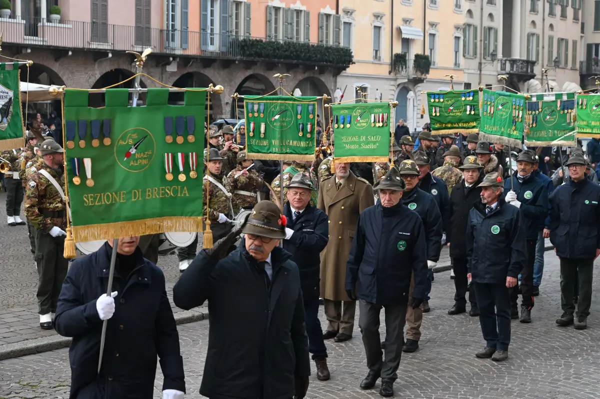 Gli Alpini tra piazza Loggia e piazza Paolo VI