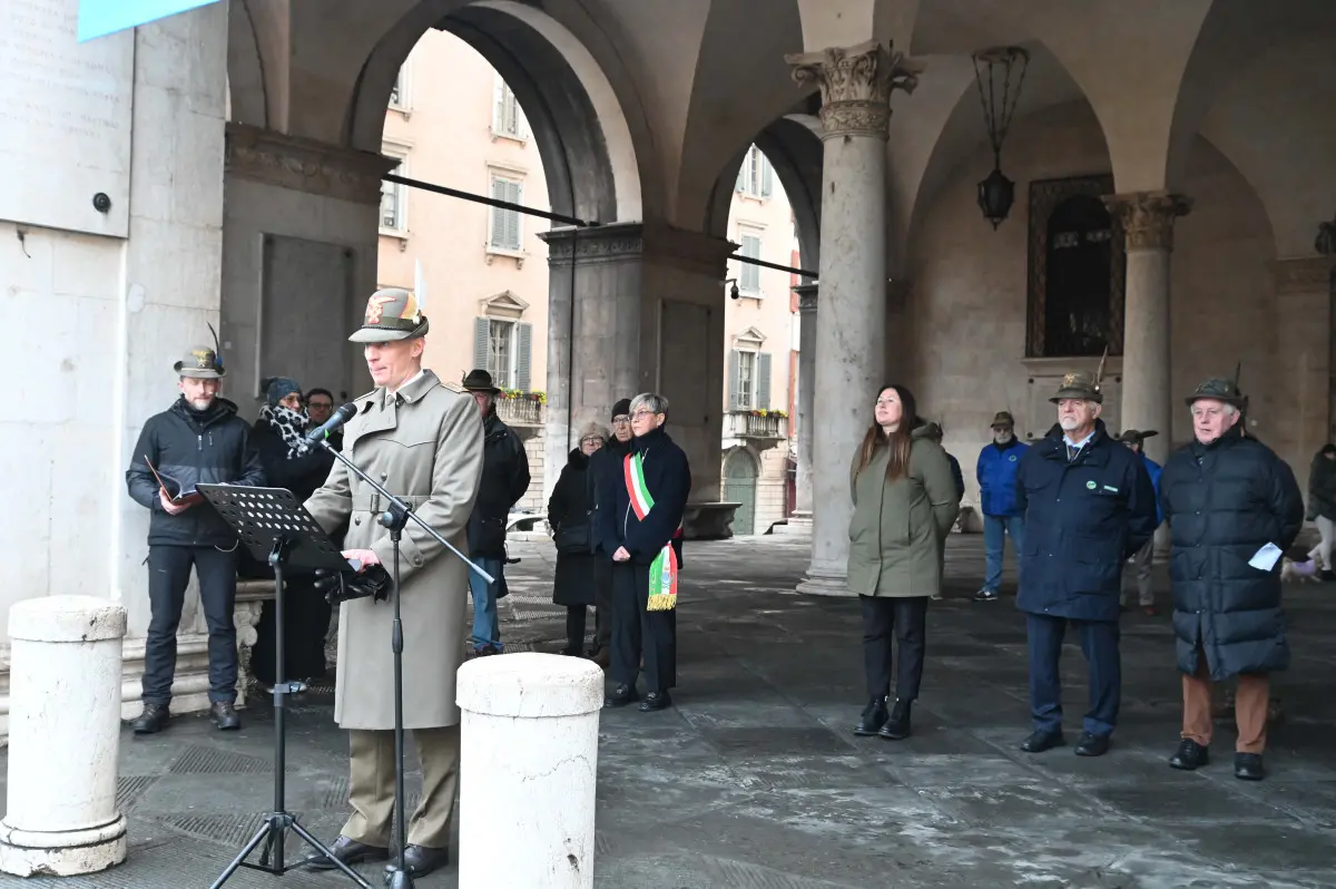 Gli Alpini tra piazza Loggia e piazza Paolo VI