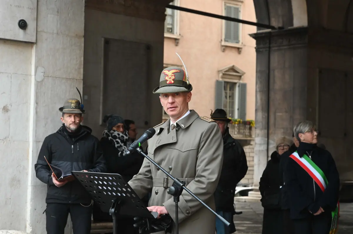 Gli Alpini tra piazza Loggia e piazza Paolo VI