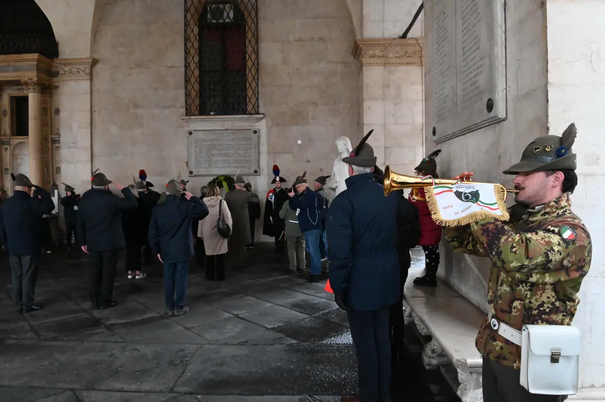 Gli Alpini tra piazza Loggia e piazza Paolo VI