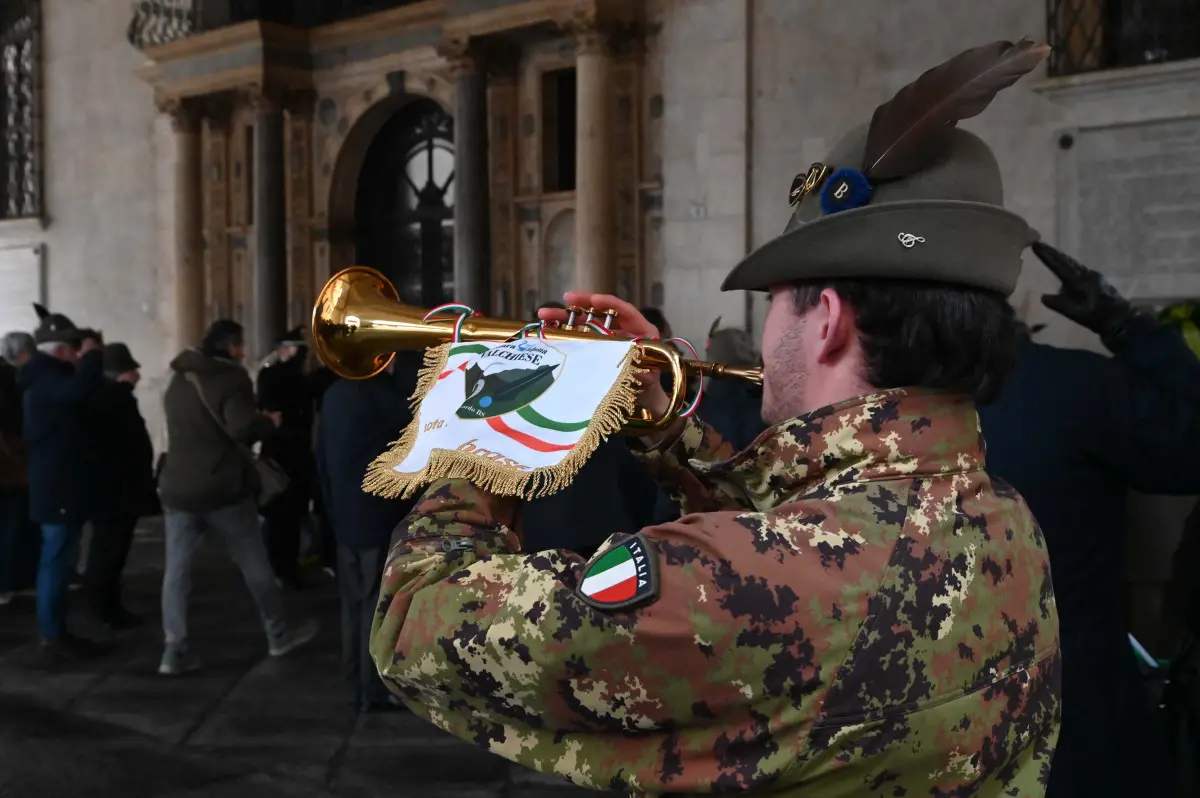 Gli Alpini tra piazza Loggia e piazza Paolo VI