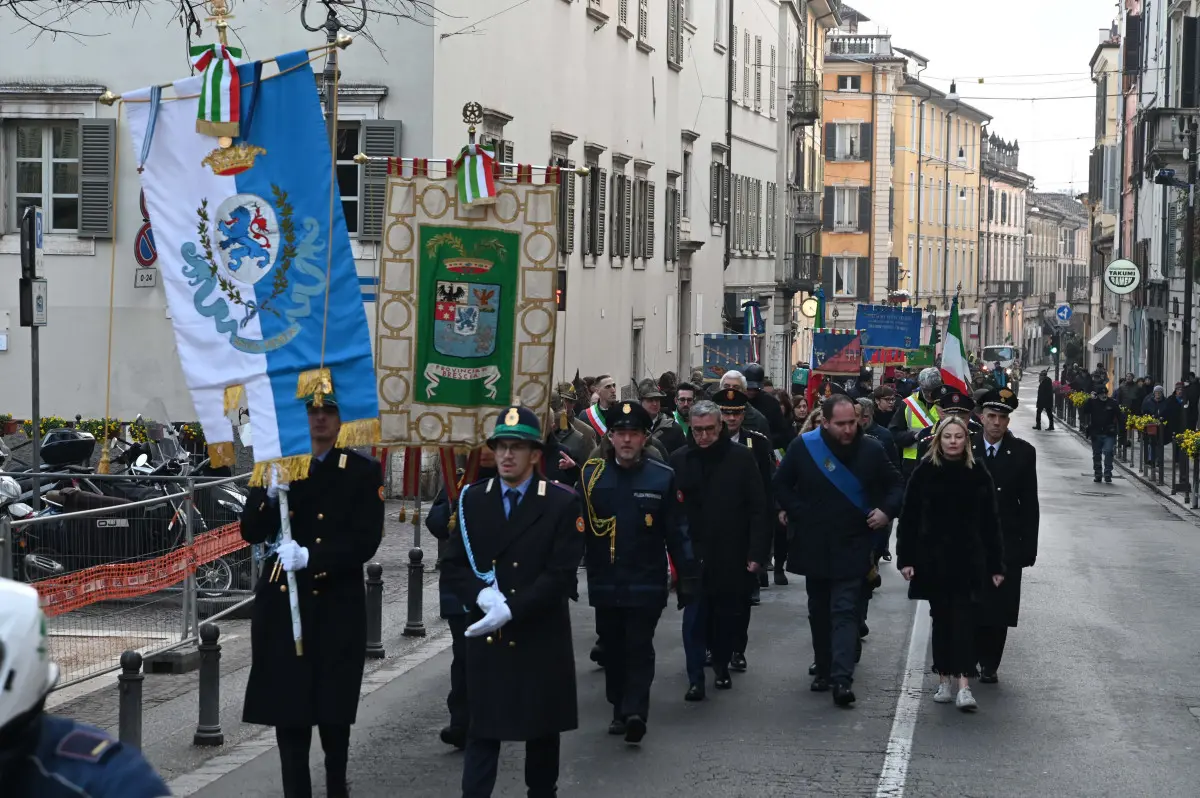 Gli Alpini tra piazza Loggia e piazza Paolo VI